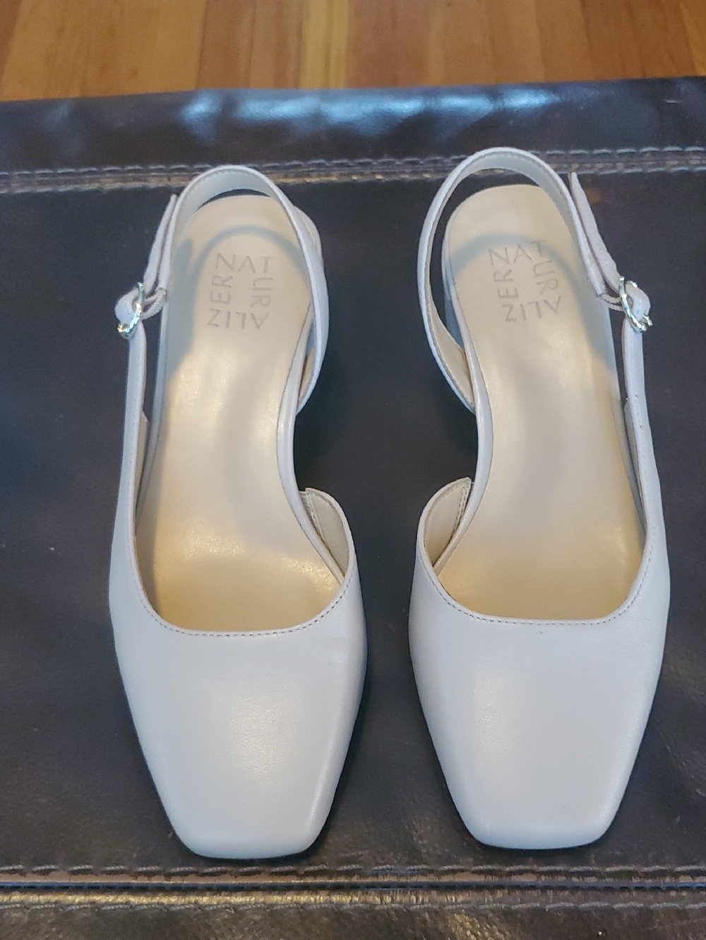 Slingbacks
Jayla Block Heels by Naturalizer